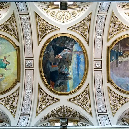 Nyaraló Corfinium *